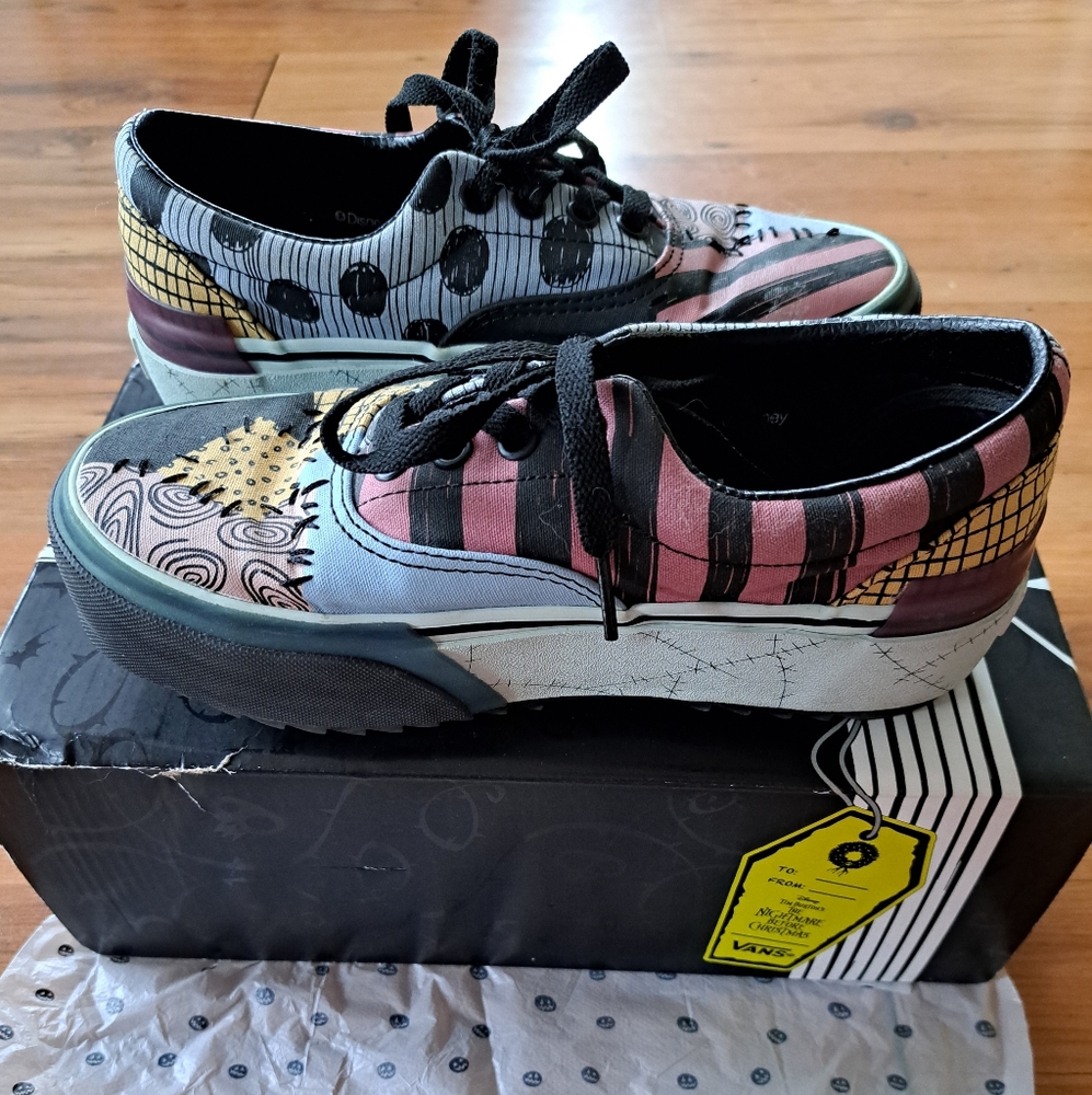 Vans special edition The nightmare before christmas size 6